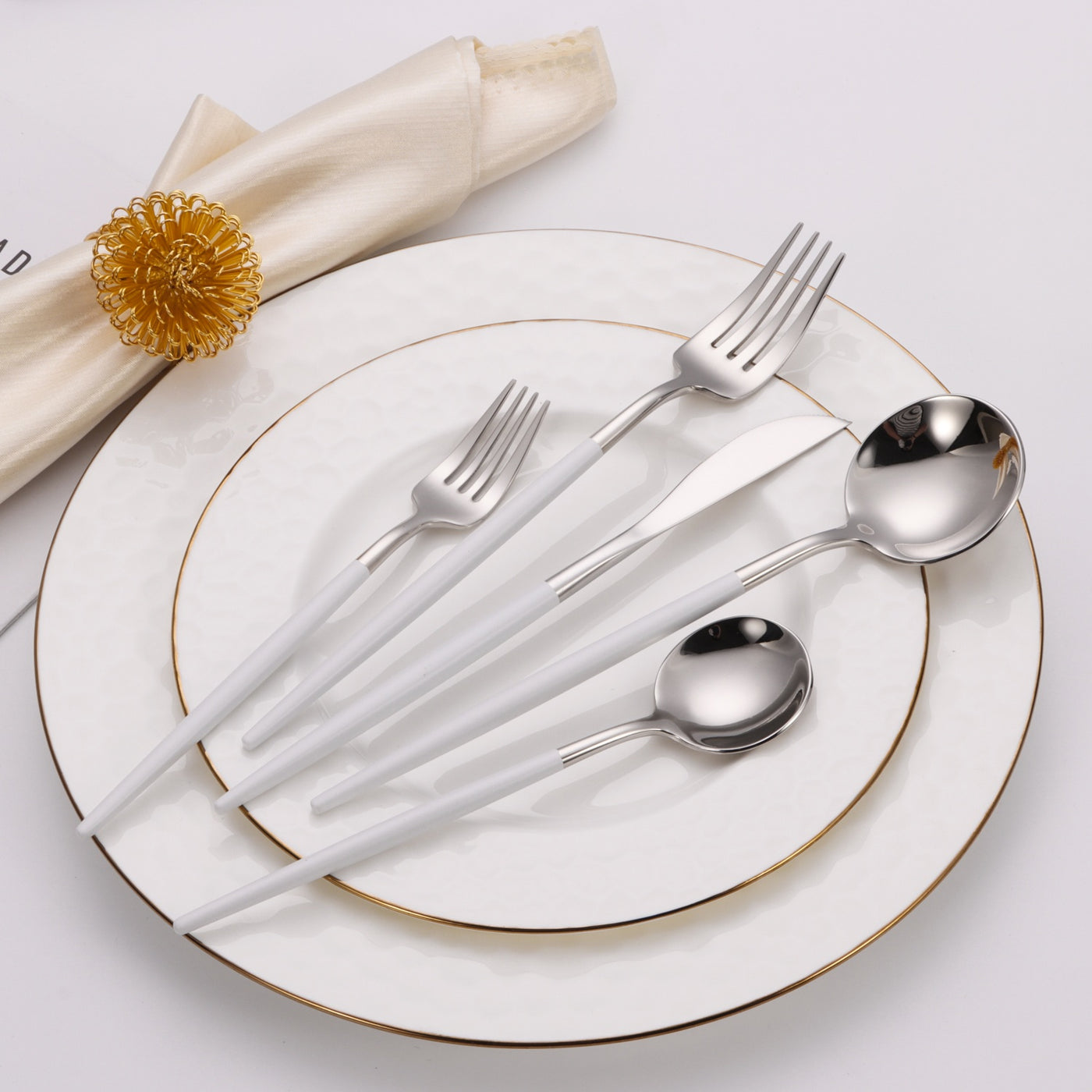 20 Pc Flatware Set Silver with White Morne Handles