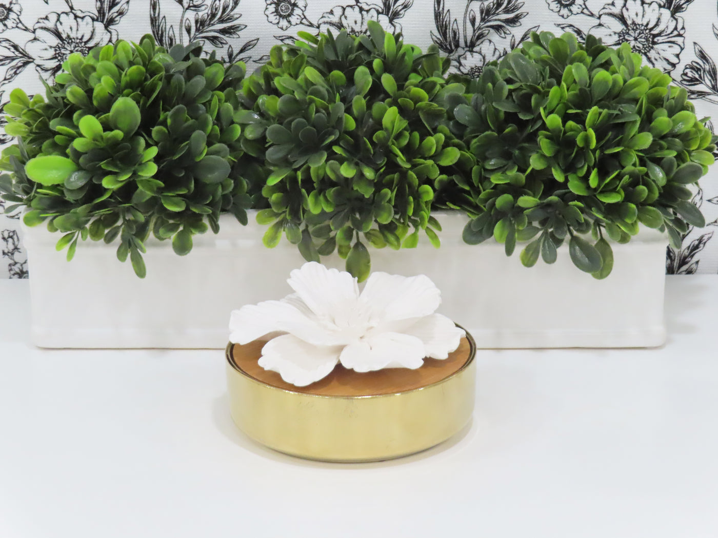 Glossy Gold Hemispheric shaped Diffuser with White Flower, "English Pear & Freesia" Scent