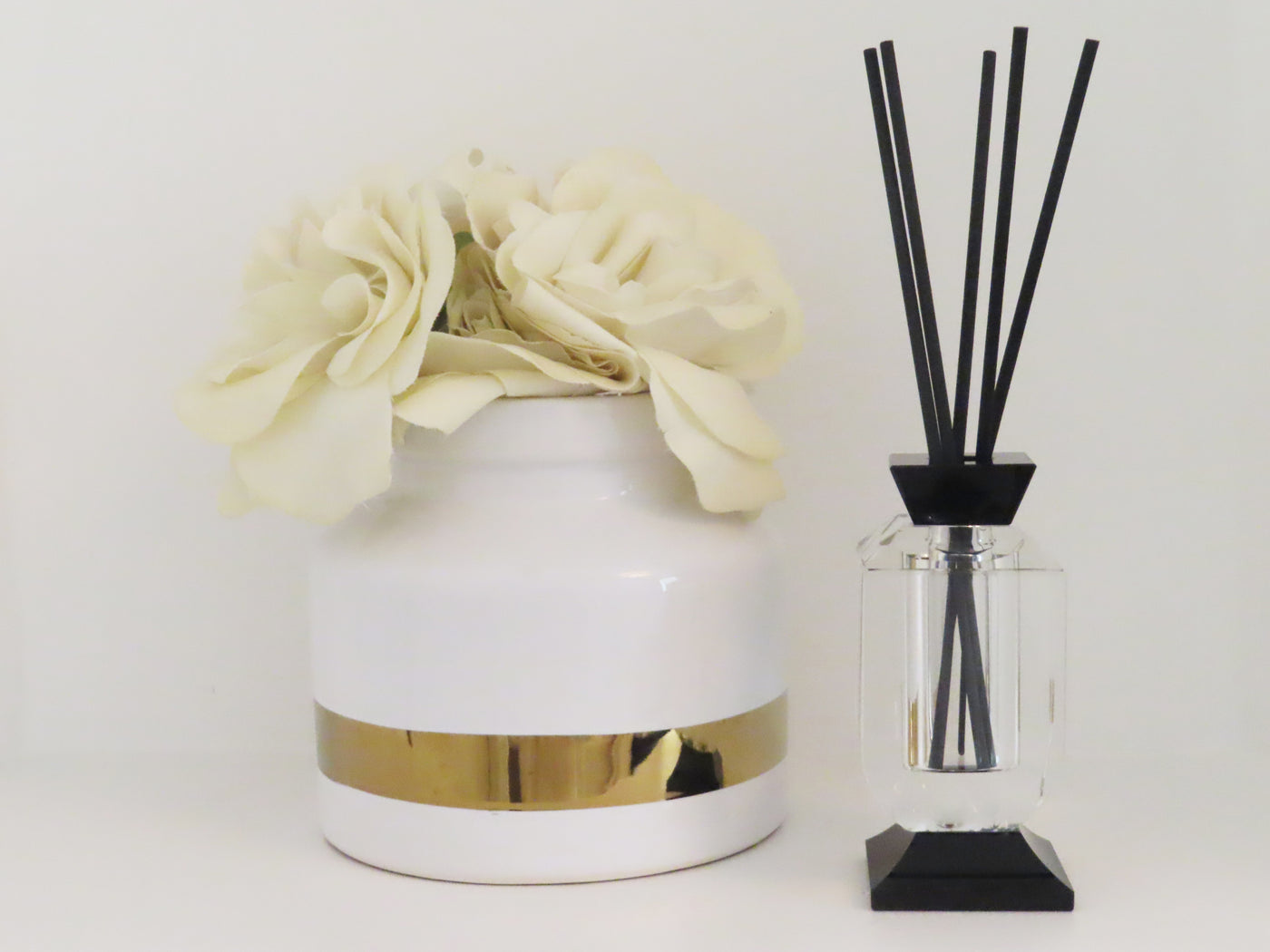 Crystal Diffuser with Black Accents - Lily of the Valley Scent