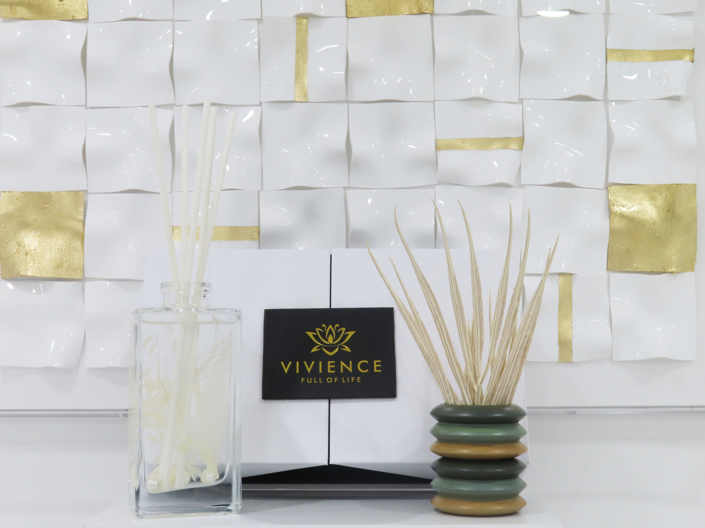 Preserved Flower Reed Diffuser,  White with Sea Shell